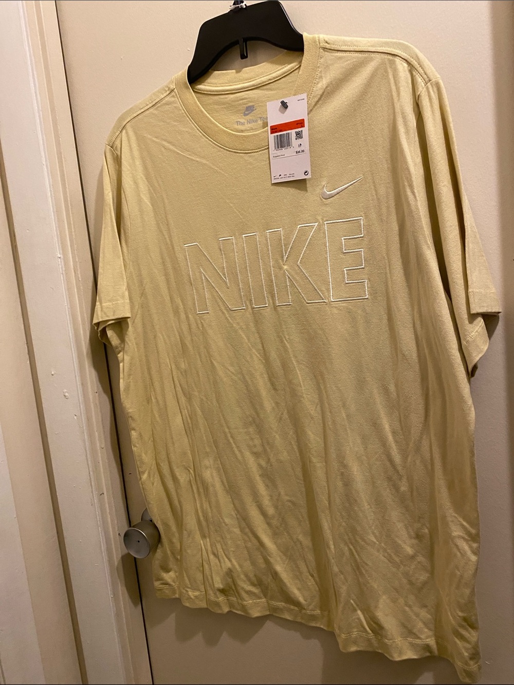 E) Nike Pale Yellow Embroidered Logo Short Sleeve Tee. Large